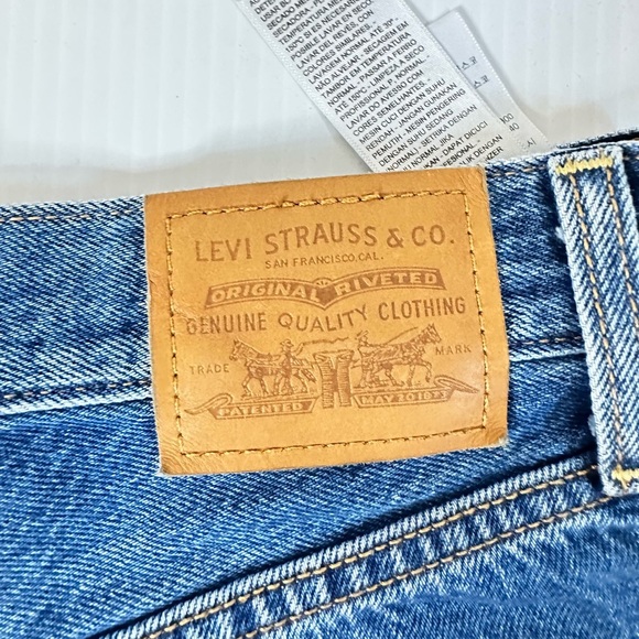 Levi’s Ribcage denim short EUC - Picture 7 of 7